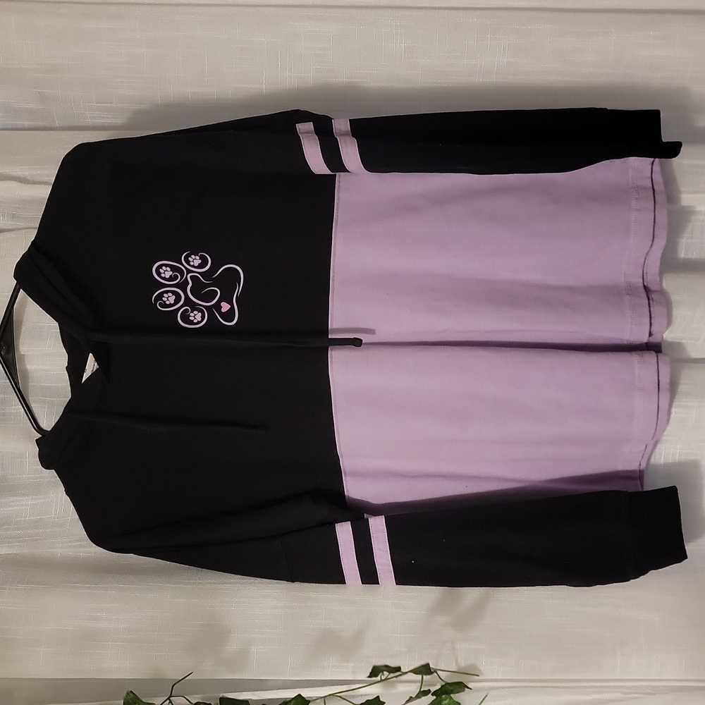 Hooded long sleeve shirt with dogs